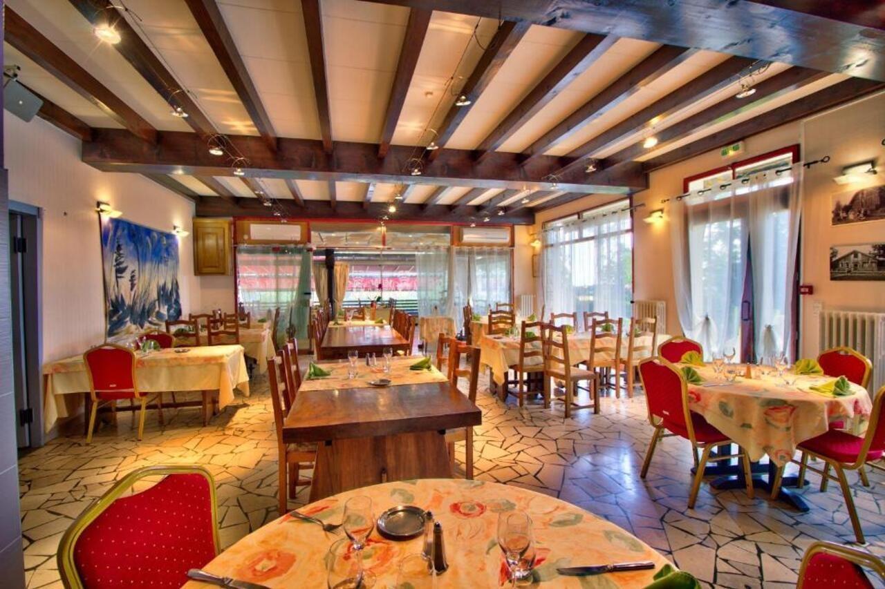 Logis Hotel Restaurant Le Chalet Du Mont Roland Sampans Kültér fotó