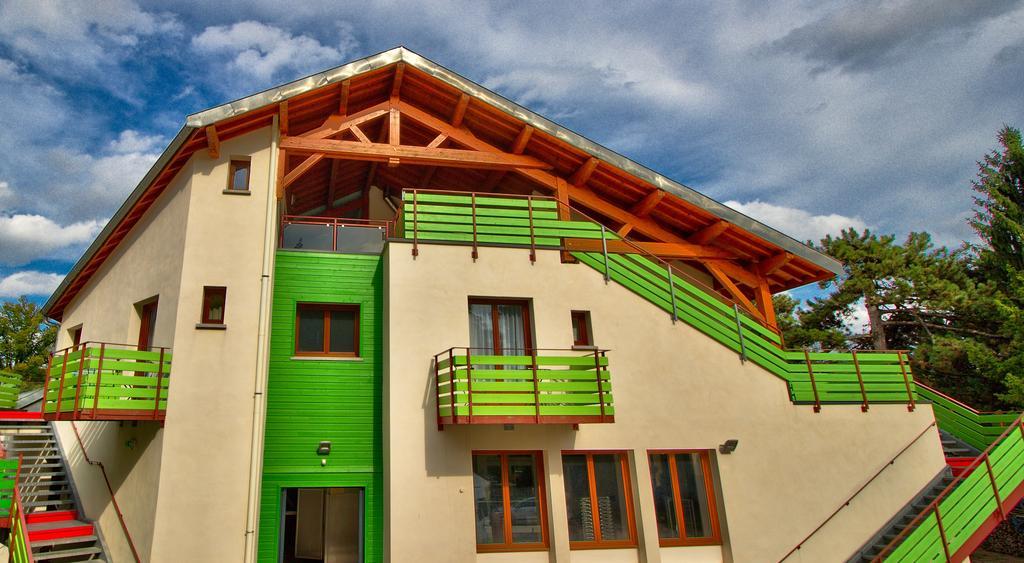 Logis Hotel Restaurant Le Chalet Du Mont Roland Sampans Kültér fotó